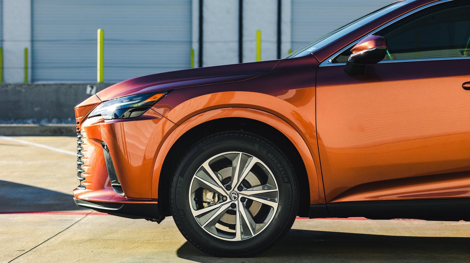 Copper metallic paint on the front fender of a Lexus RX 350